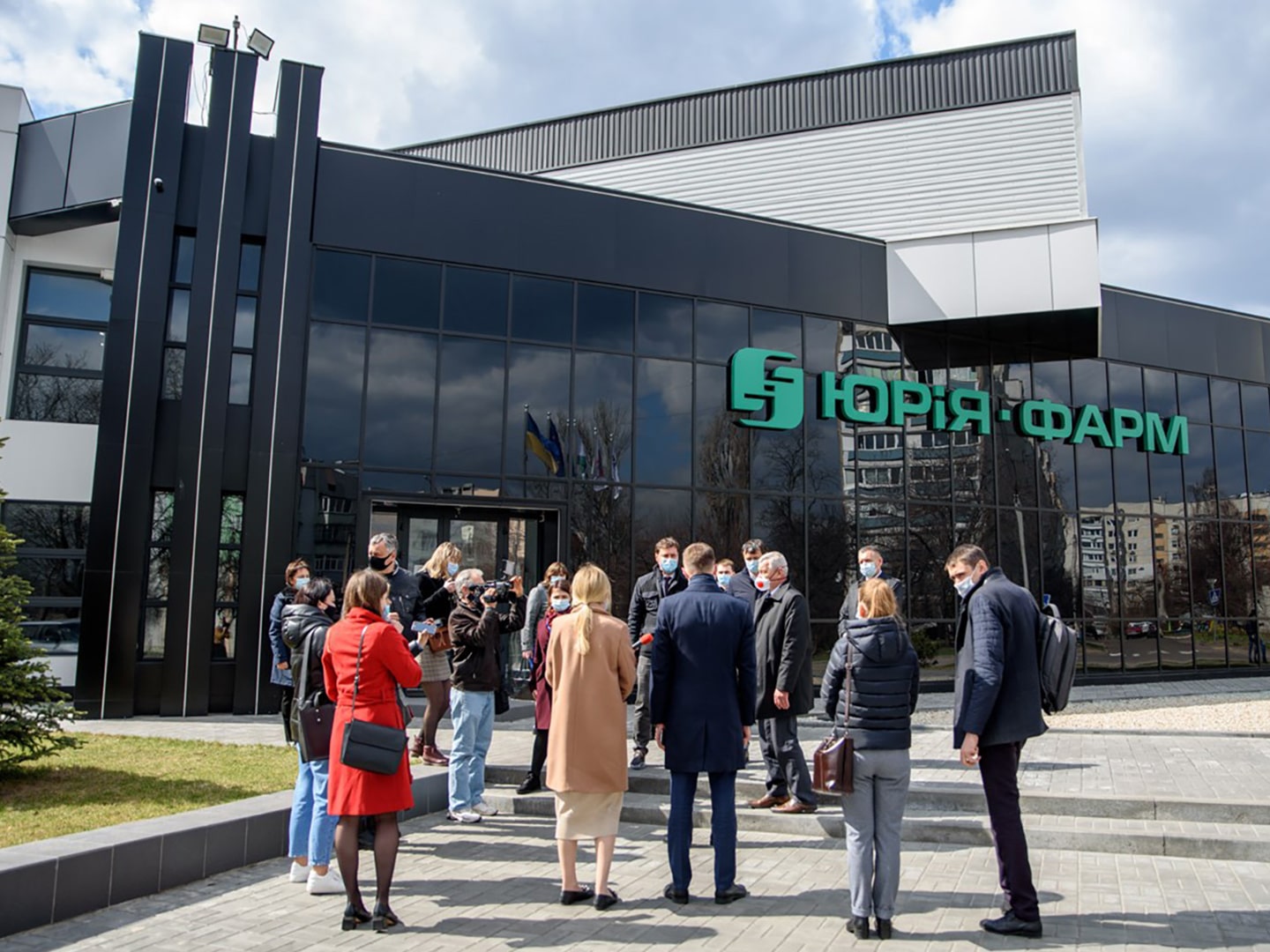 On 6 April, a delegation of guests and journalists headed by the Head of the Cherkasy Regional State Administration Oleksandr Skichko visited our production facilities in Cherkasy